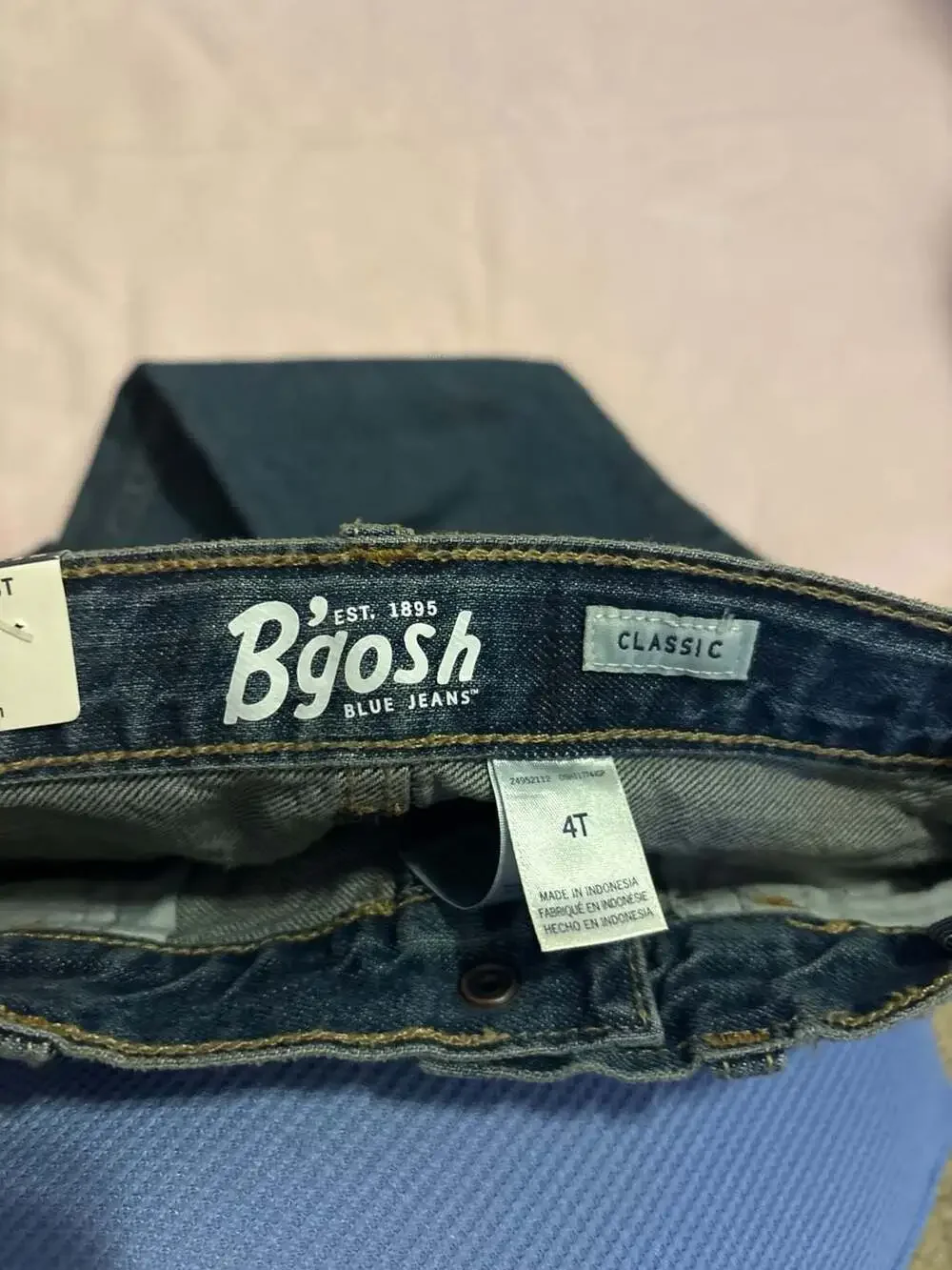 NWT OshKosh B'gosh Toddler Boys 4T Classic Straight Leg Denim Jeans